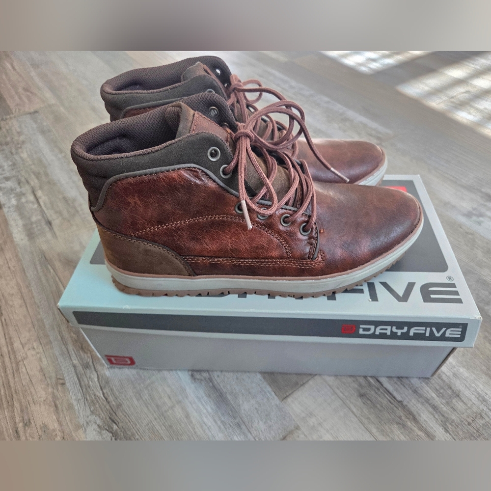 DayFive Women's Brown Leather Ankke Boots
